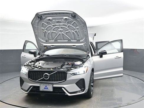 Used 2023 Volvo XC60 B6 Ultimate w/ Climate Package image 47