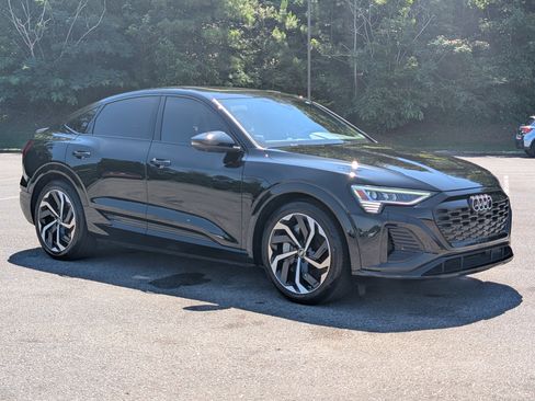 Used 2024 Audi Q8 e-tron Premium Plus w/ Premium Plus Package AWD/4WD image 11