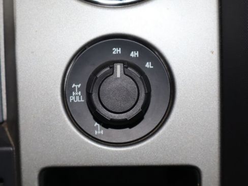 Used 2013 Ford F150 XLT w/ Mid Equipment Group AWD/4WD image 23