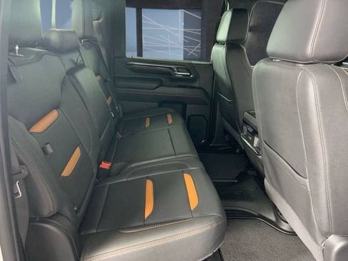 Used 2024 GMC Sierra 2500 AT4 w/ AT4 Preferred Package AWD/4WD image 12