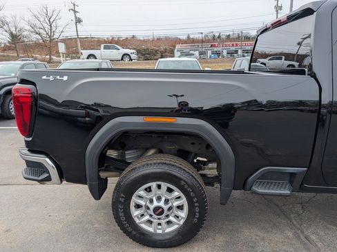 Used 2025 GMC Sierra 2500 Pro w/ Convenience Package image 8