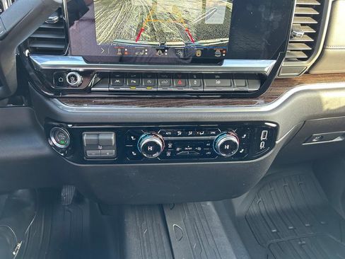 New 2026 GMC Sierra 1500 SLE w/ Preferred Package image 11