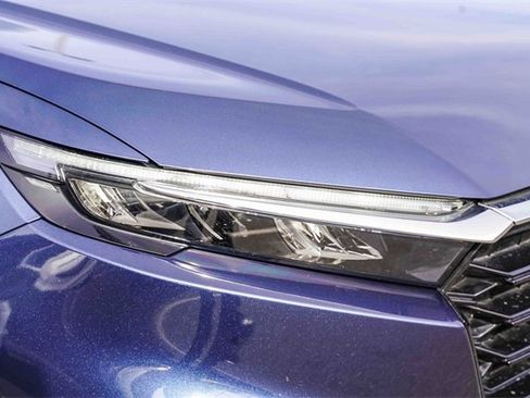 Used 2023 Honda CR-V EX image 11