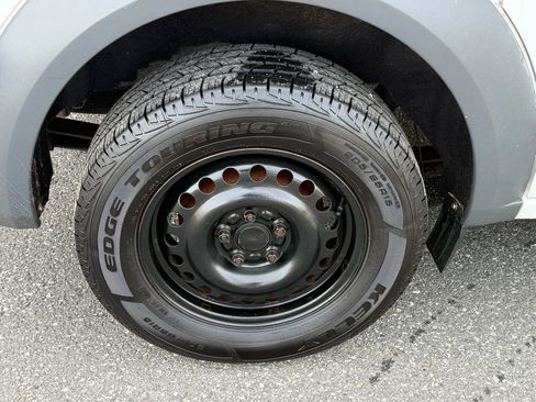 Used 2013 Ford Transit Connect XLT image 21