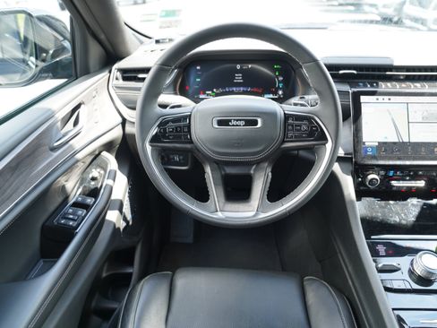 Certified 2023 Jeep Grand Cherokee Overland w/ Luxury Tech Group IV AWD/4WD image 12