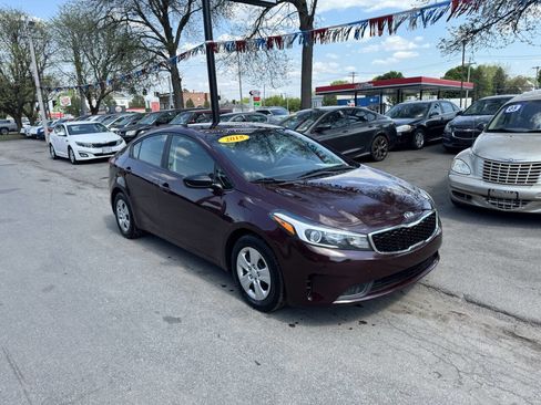 Used 2018 Kia Forte LX FWD image 1