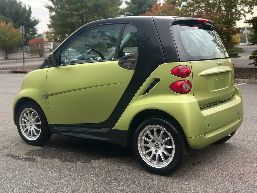 Used 2012 smart fortwo passion RWD image 5