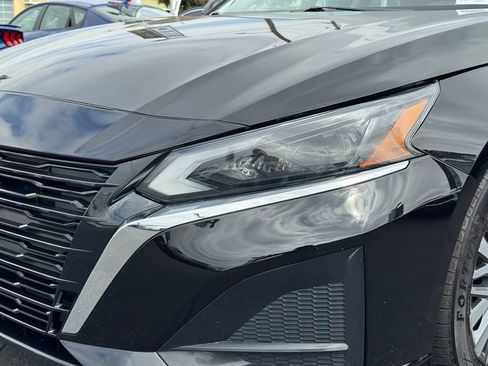 Used 2024 Nissan Altima 2.5 SV FWD image 13