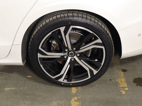 Used 2024 Volvo S60 B5 Plus w/ Climate Package FWD image 40