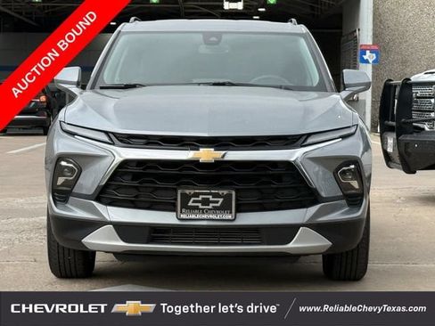 Used 2024 Chevrolet Blazer LT w/ Convenience Package FWD image 3