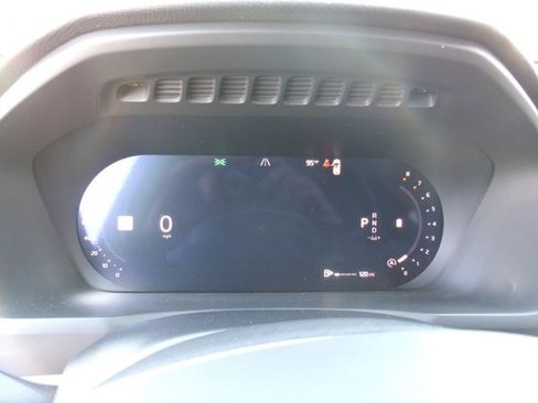 Used 2025 Volvo XC90 B5 Core AWD/4WD image 14