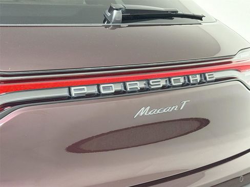 Certified 2023 Porsche Macan Turbo AWD/4WD image 17