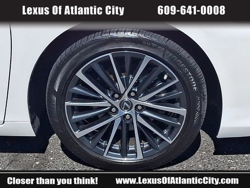 Used 2025 Lexus ES 350 w/ Premium Package FWD image 8