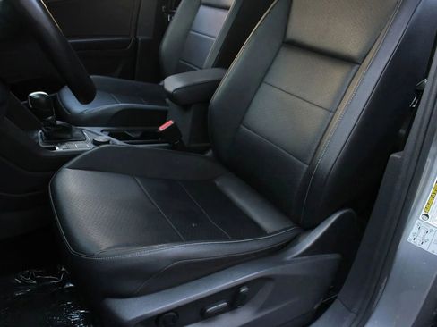 Used 2019 Volkswagen Tiguan SE w/ Panoramic Sunroof Package AWD/4WD image 17
