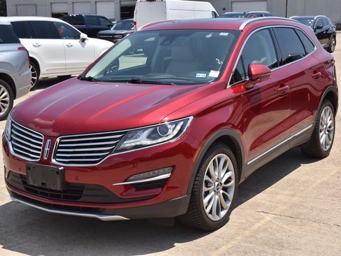 Used 2017 Lincoln MKC Reserve FWD image 2