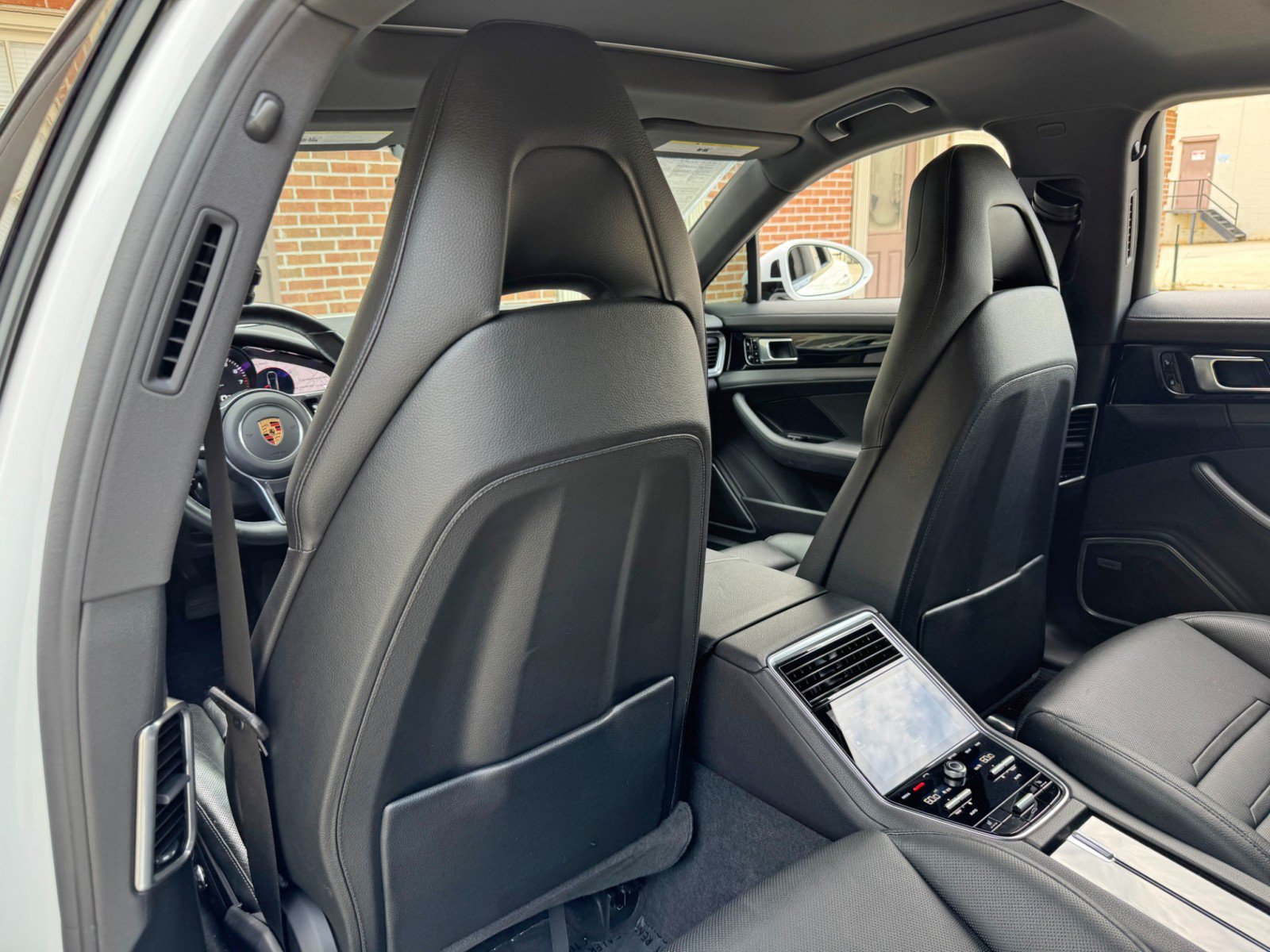 Used 2018 Porsche Panamera image 39