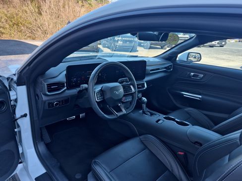 Certified 2025 Ford Mustang GT Premium image 13