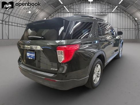Used 2022 Ford Explorer XLT AWD/4WD image 5
