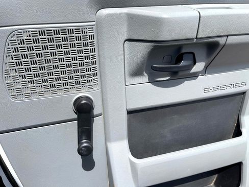 Used 2013 Ford E-350 and Econoline 350 XL image 17