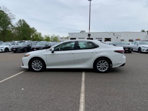 Used 2023 Toyota Camry LE FWD image 5