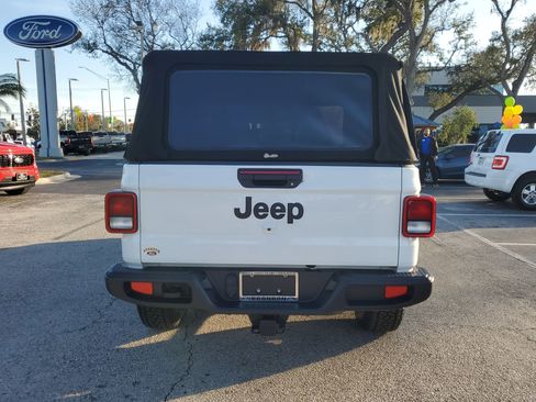 Used 2020 Jeep Gladiator Sport w/ Quick Order Package 24S image 9