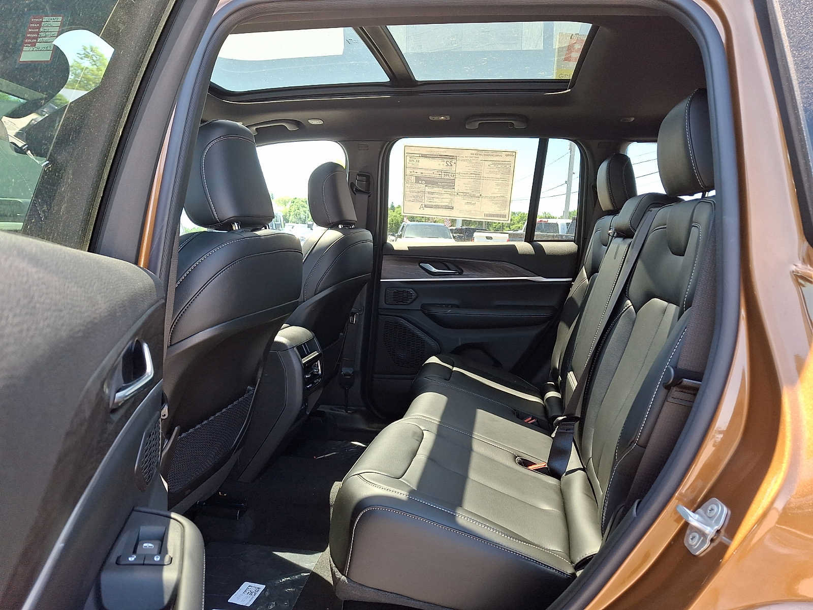 New 2026 Jeep Grand Cherokee Limited w/ Limited Altitude Package AWD/4WD image 6