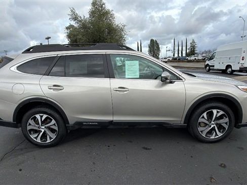 Used 2020 Subaru Outback Limited image 3