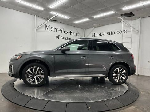 Used 2023 Audi Q5 2.0T Premium w/ Convenience Package AWD/4WD image 4