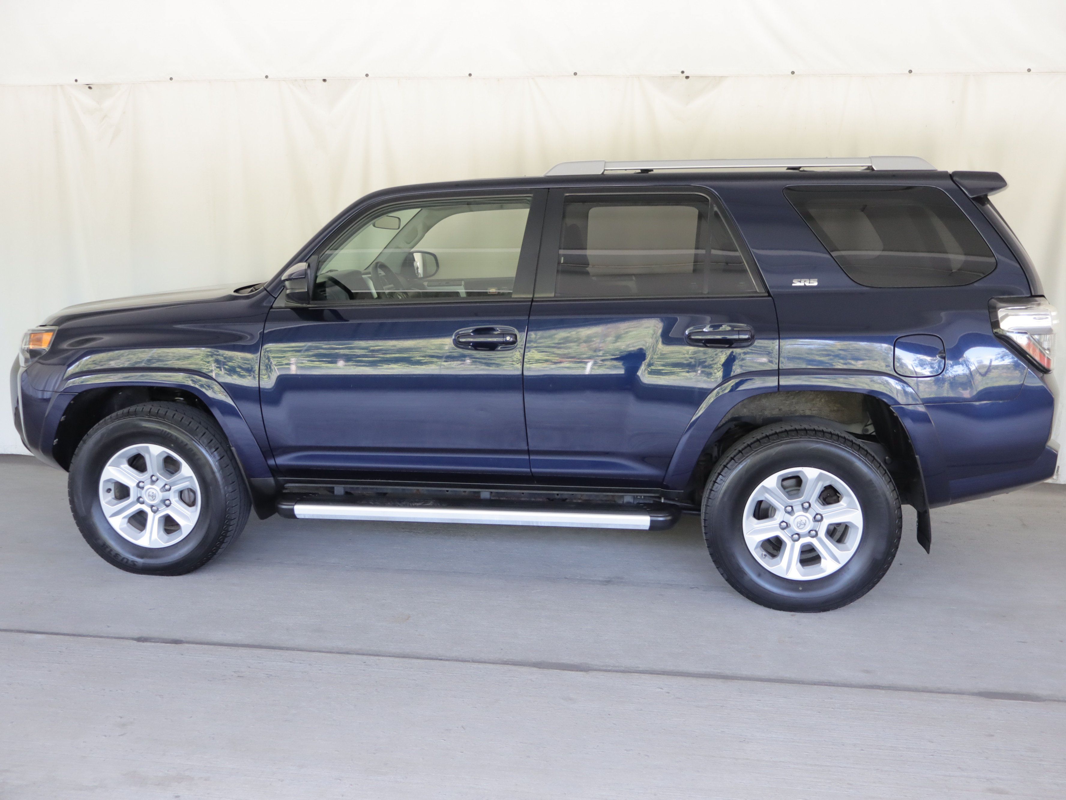 Used 2018 Toyota 4Runner SR5 AWD/4WD image 26