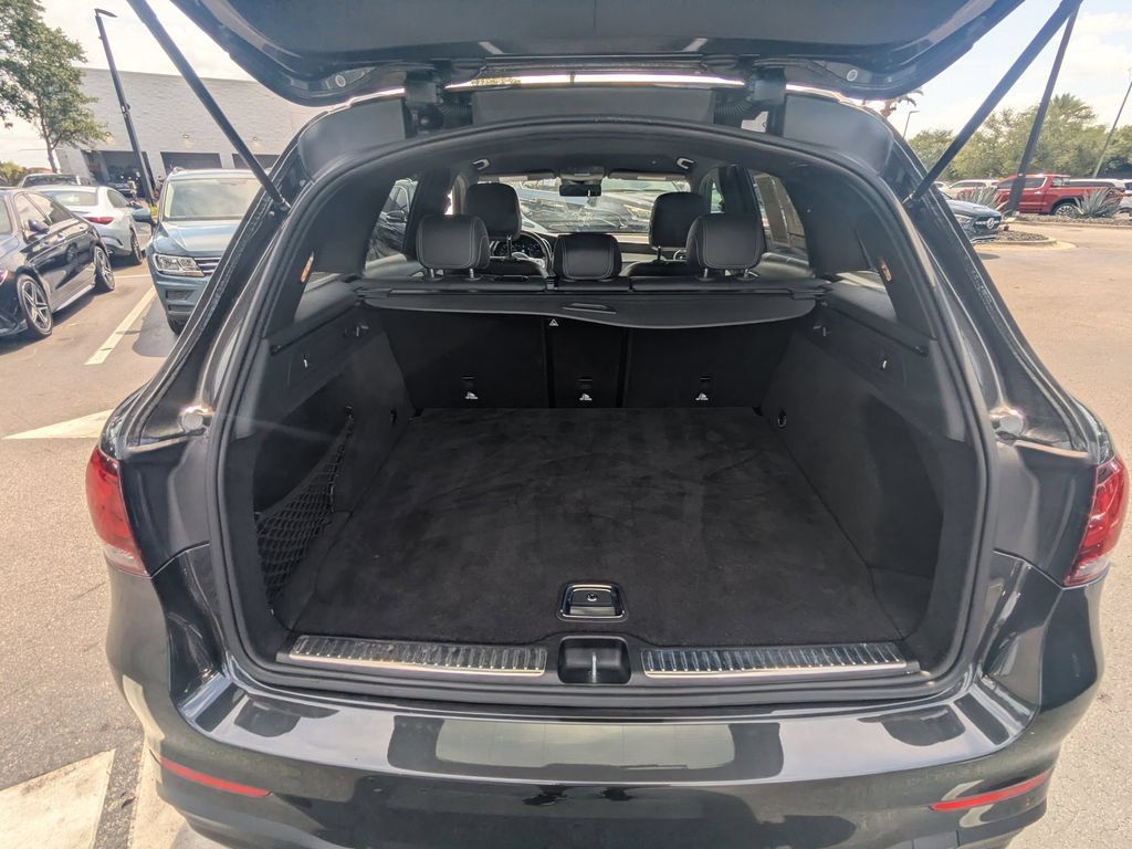 Used 2022 Mercedes-Benz GLC 300 w/ AMG Line image 22