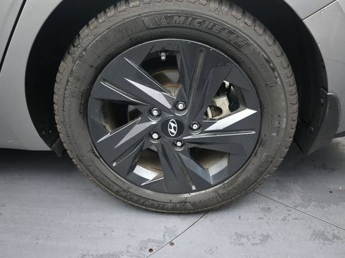 Used 2023 Hyundai Elantra Blue FWD image 10