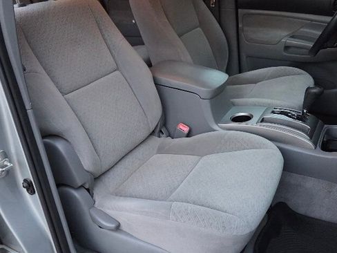 Used 2005 Toyota Tacoma PreRunner image 21