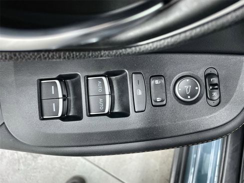 Used 2025 Honda HR-V Sport image 12