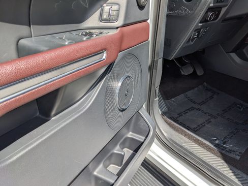 Used 2023 Ford Expedition Limited AWD/4WD image 22