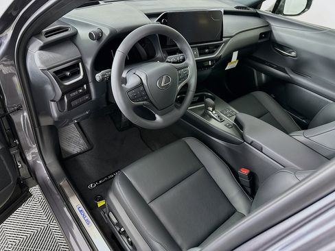 New 2025 Lexus UX 300h AWD image 9