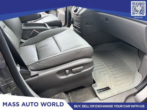 Used 2016 Honda Odyssey Touring Elite image 11