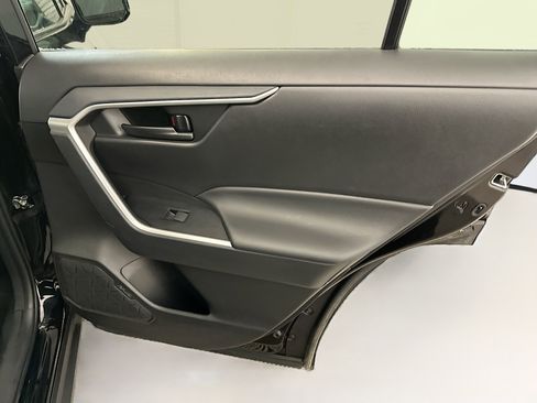 Used 2025 Toyota RAV4 LE image 31