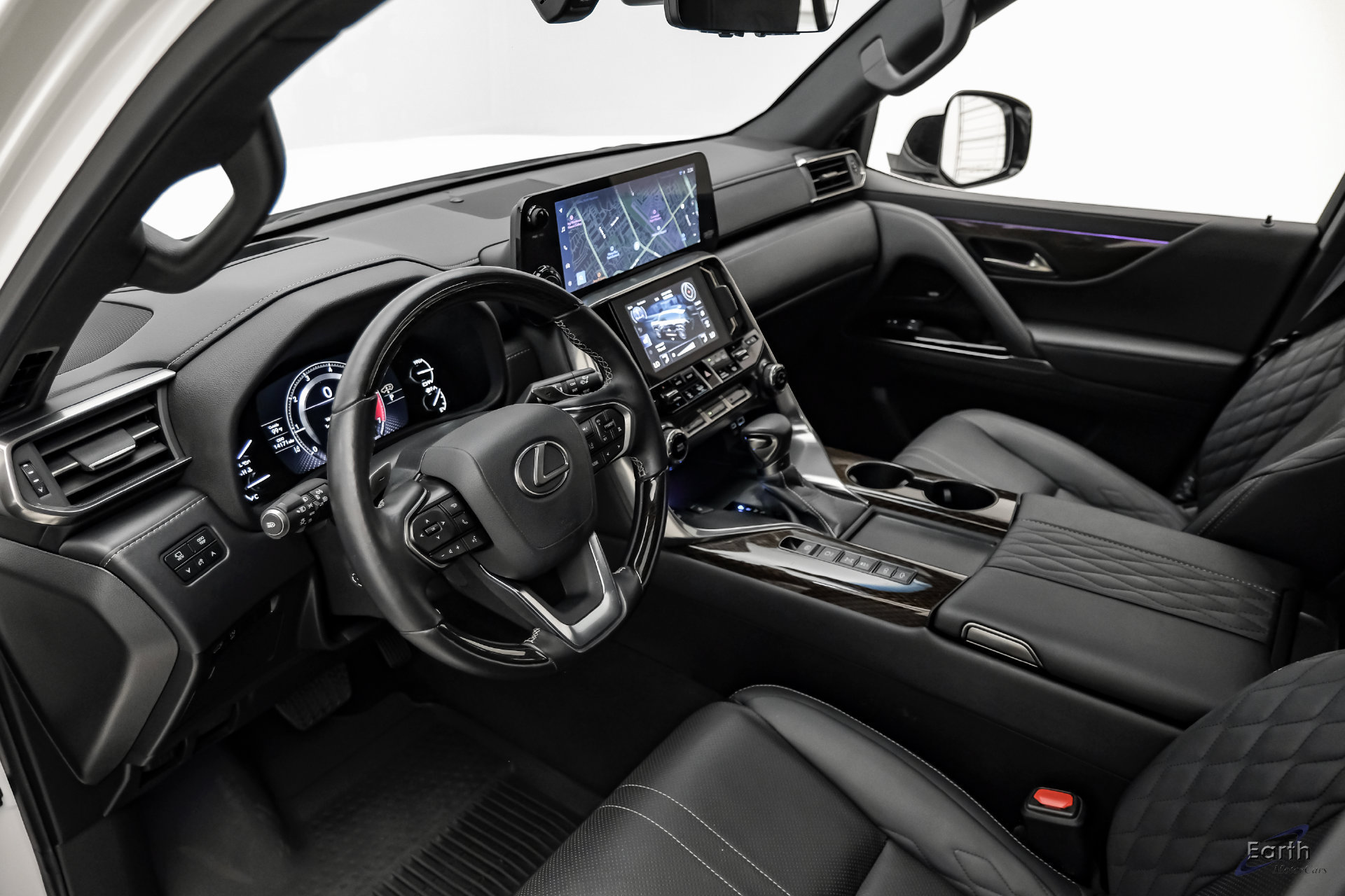 Used 2023 Lexus LX 600 4WD w/ Accessory Package (Z1) image 3