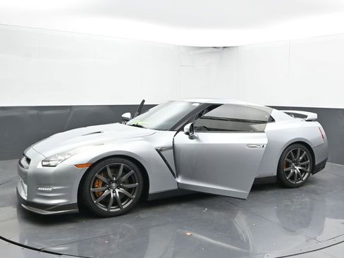Used 2012 Nissan GT-R Premium AWD/4WD image 54