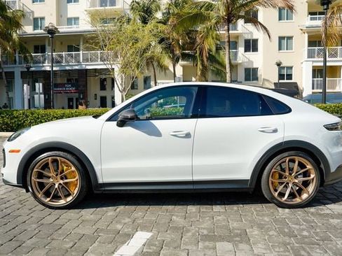 Used 2023 Porsche Cayenne Turbo GT image 27