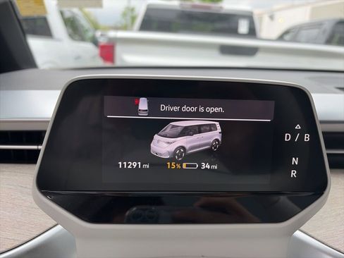 Used 2025 Volkswagen ID. Buzz 1st Edition image 10