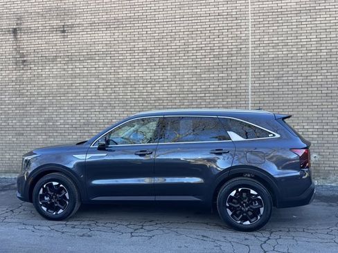 Used 2025 Kia Sorento S w/ Panoramic Sunroof Package image 34