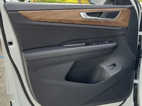 Certified 2026 Volkswagen Atlas SE FWD image 27
