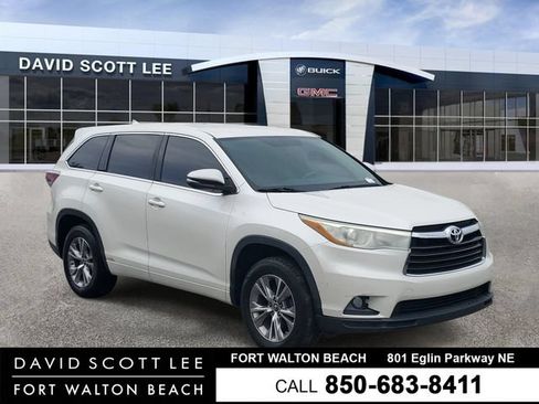 Used 2016 Toyota Highlander Plus FWD image 1