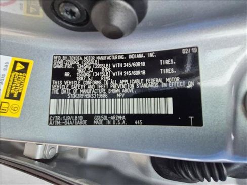 Used 2019 Toyota Highlander XLE FWD image 20