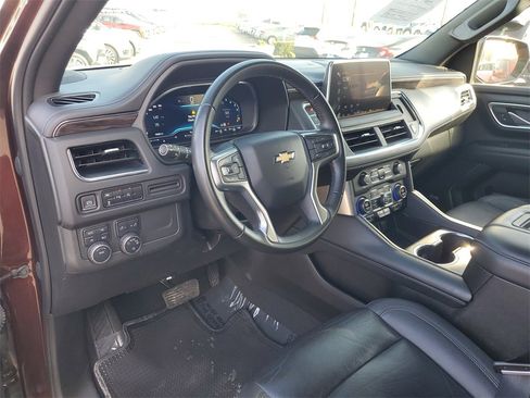 Used 2023 Chevrolet Suburban LT image 18