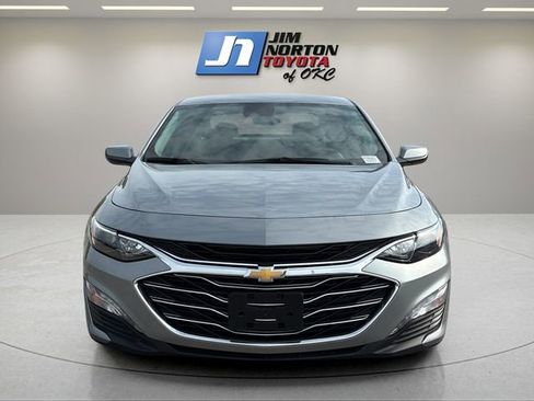 Used 2025 Chevrolet Malibu LT FWD image 2