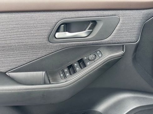 Certified 2023 Nissan Rogue SV image 13