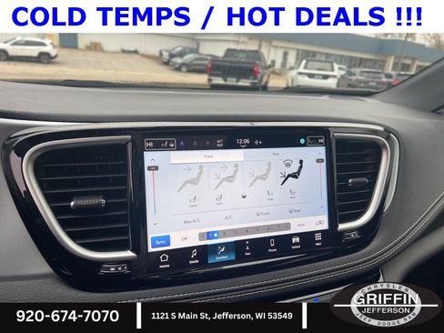 New 2026 Chrysler Pacifica Limited w/ S Appearance Package image 25