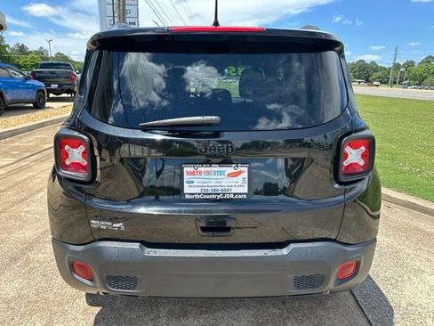 Used 2022 Jeep Renegade Altitude AWD/4WD image 6